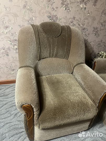 Диван и кресло бу