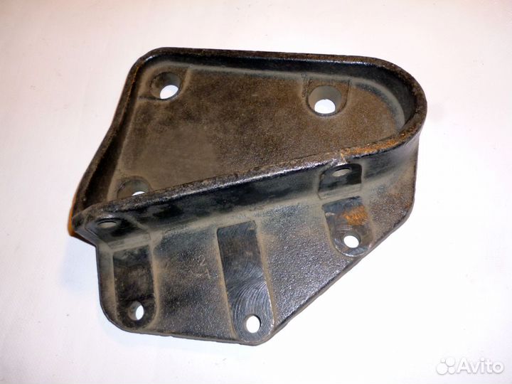 Кронштейн крепления рулевого механизма газ-33104 В