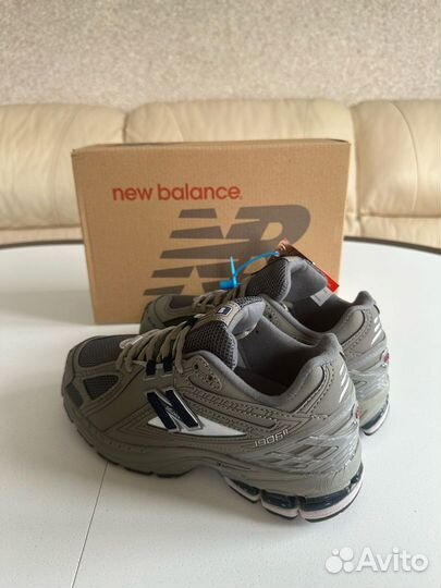 Новые кроссовки New balance 1906r