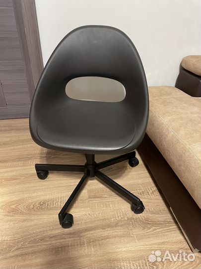 Вращающееся кресло malskar IKEA