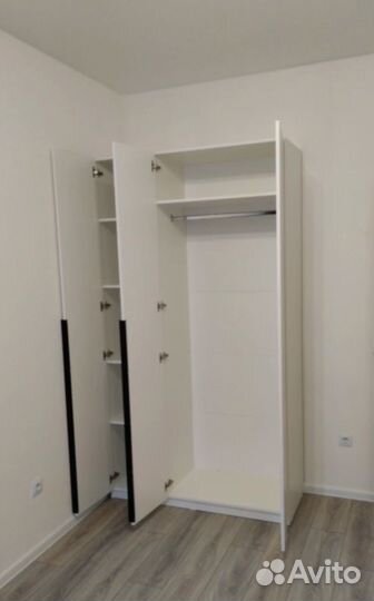 Шкаф белый 3 х створчатый