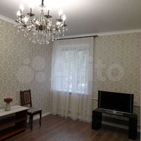 2-к. квартира, 74 м², 2/2 эт.