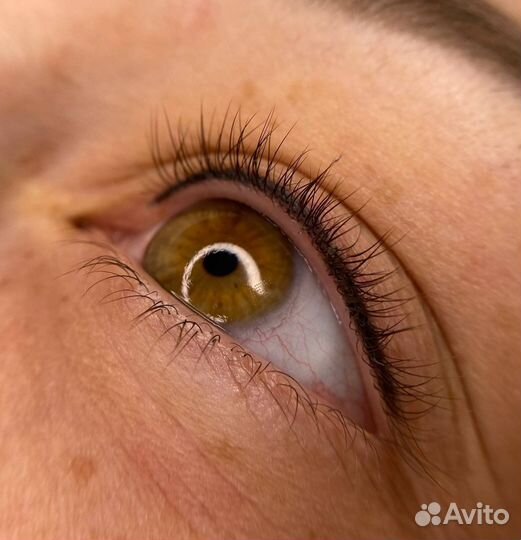 Модель на татуаж межресничного пространства