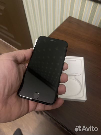 iPhone SE (2020), 64 ГБ