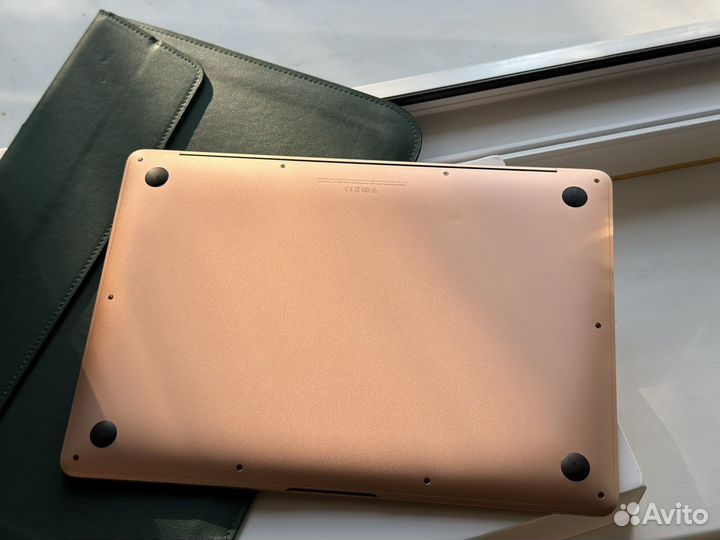 MacBook Air 13 2020 M1 8/256 97%акб