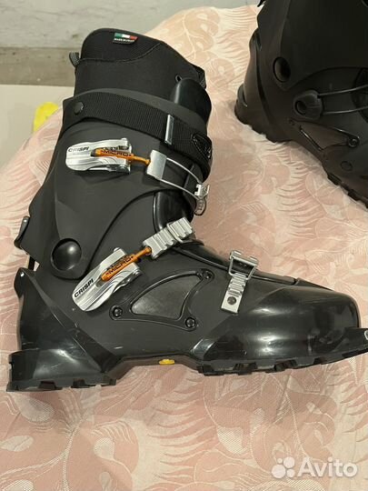 Горнолыжные ботинки crispi