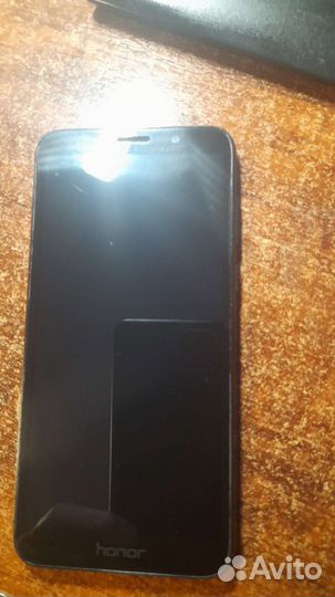 Телефон honor 7а