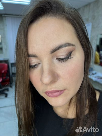 Макияж локоны