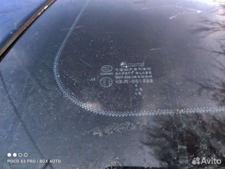 Стекло заднее левое Ситроен С4 Б5 купе