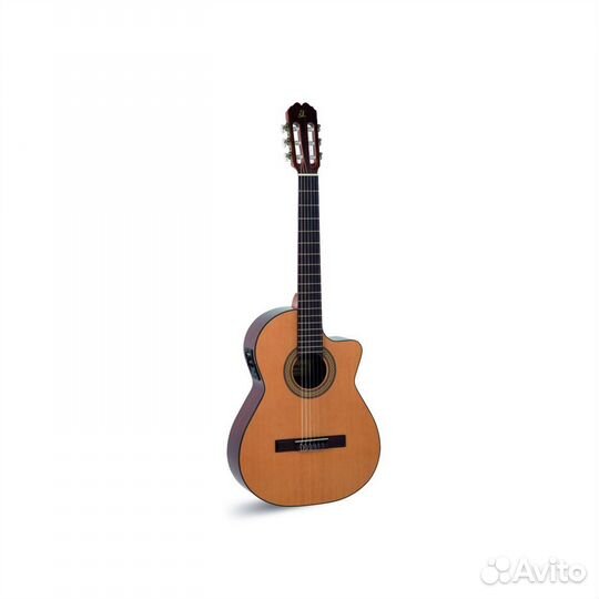 Электроакустическая классическая гитара Admira Jua