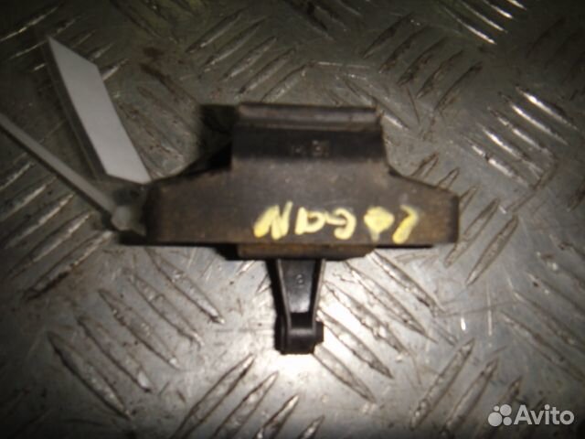 Замок багажника Logan (05-14) /Sandero (08-14) /Symbol (98-08) /Logan 14- б\у (арт. 7700838546)