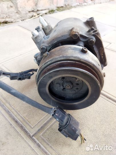 Компрессор кондиционера mitsubishi