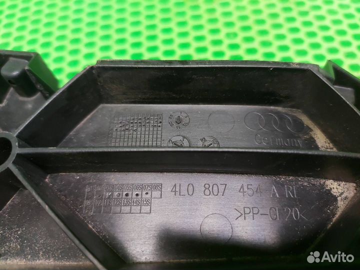 Кронштейн бампера задний правый Audi Q7 S Line 4LB