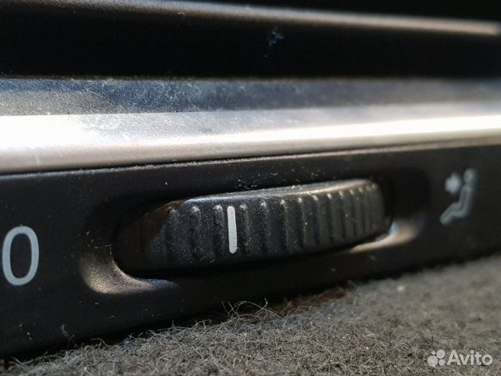 Дефлектор правый Volkswagen Golf купе BSE 1.6 2009