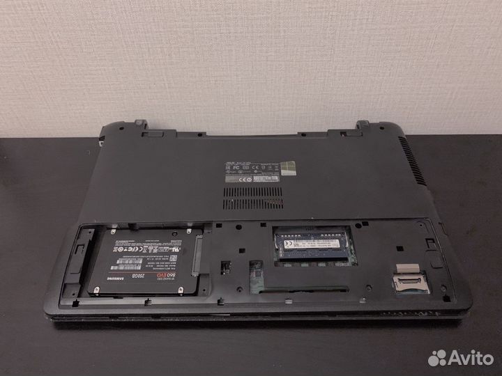 Asus K550JK в разборе