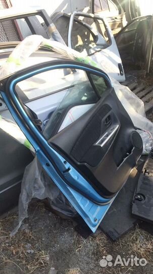 Дверь Toyota Vitz