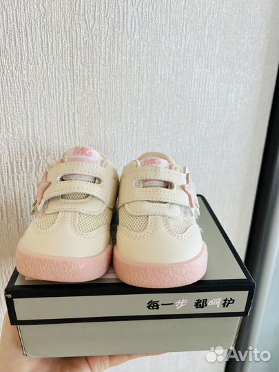 Детские розовые кроссовки 20