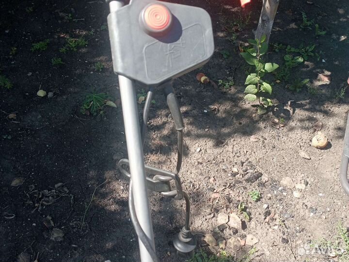 Газонокосилка электрическая б/у