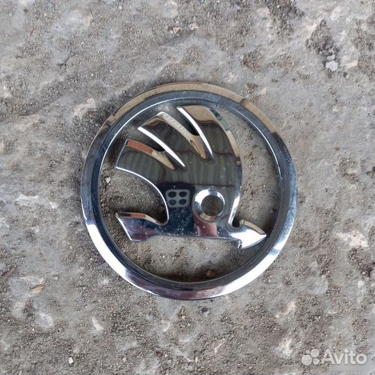 Эмблема Skoda Octavia A7