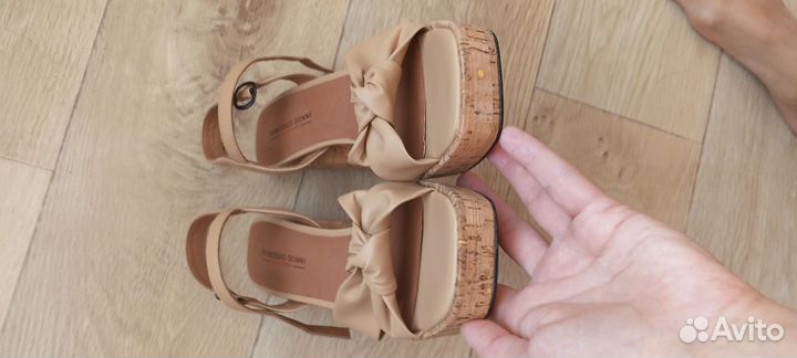 Босоножки новые, 37