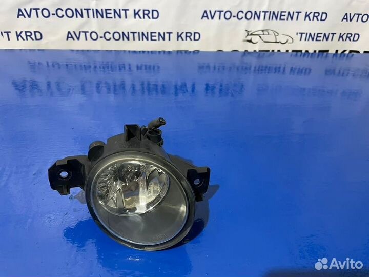 Фара противотуманная передняя Nissan Fuga Y50 VQ25