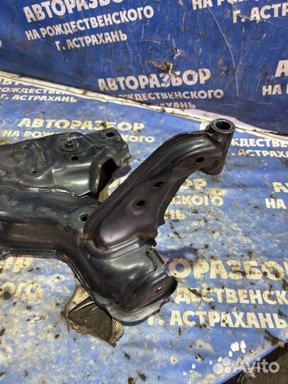 Передний подрамник Ford Fiesta 6 купе spja 2010