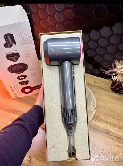 Фен Dyson Supersonic