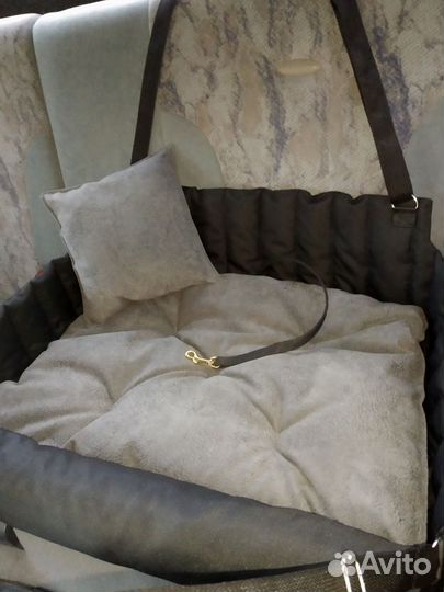 Автокресло для животных