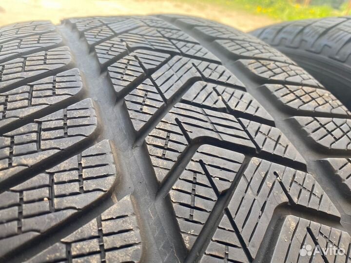 Pirelli Scorpion Winter 255/55 R19