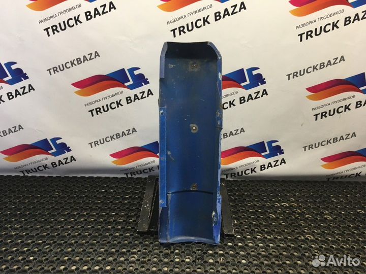 Дефлектор капота правый