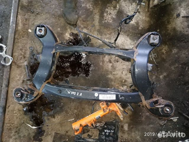 Балка задняя для Mercedes Benz W203 2000-2006