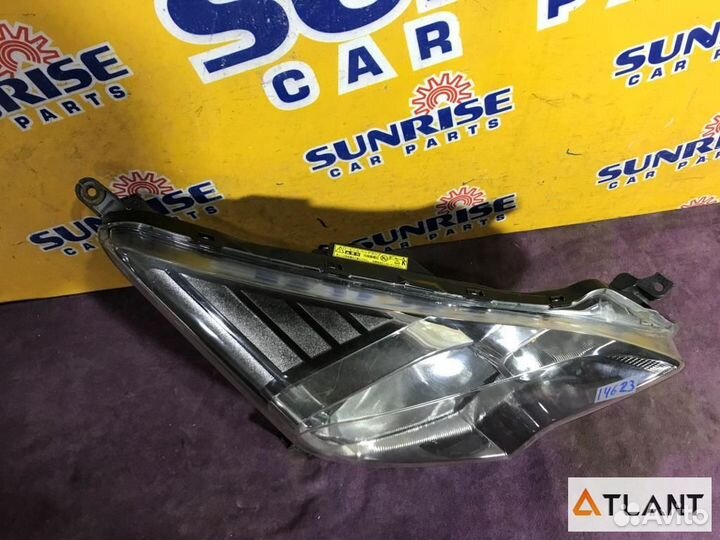 Фара правая toyota ractis