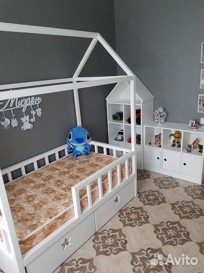 Кровать домик