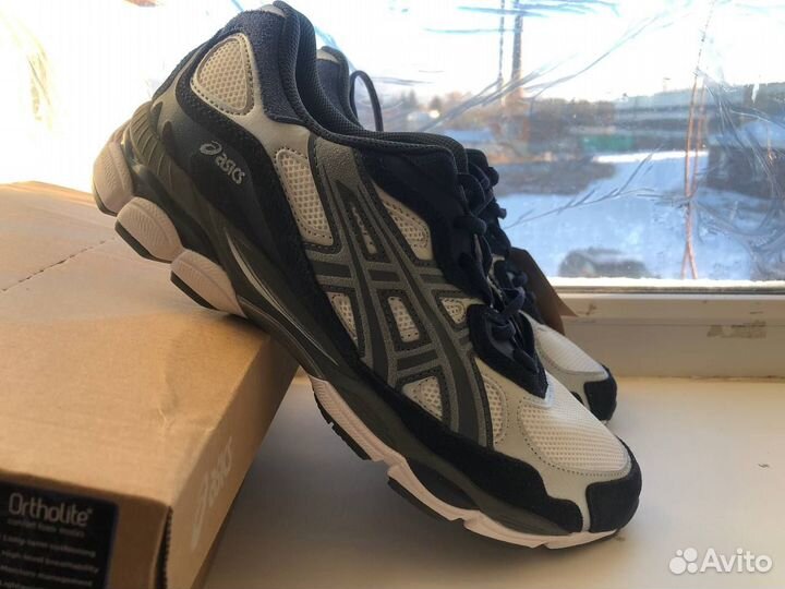 Кроссовки Asics 46 размер в коробке