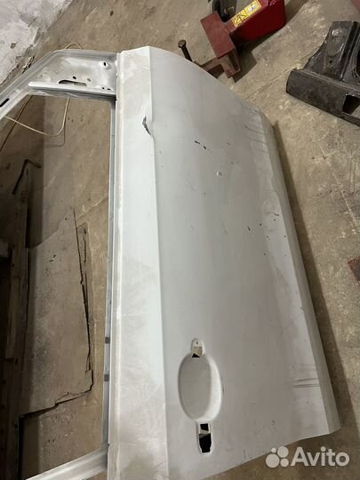 Передняя правая дверь volkswagen polo