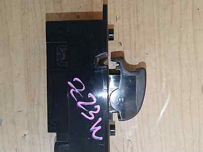 Кнопка стеклоподъемника Mitsubishi Colt Z23A 4A91