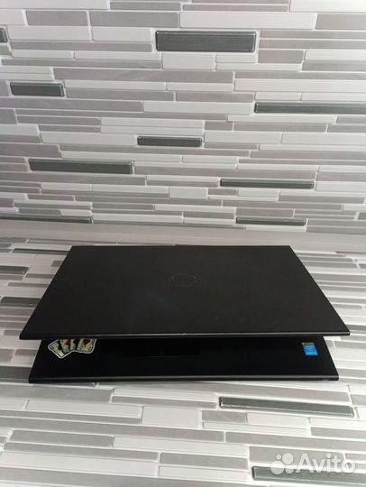 Dell inspiron\core i3\GеForce820M-2GB\ssd+hdd 1TB