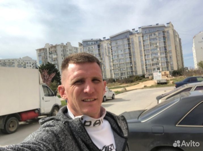 Мастер по ремонту мобильных телефонов и