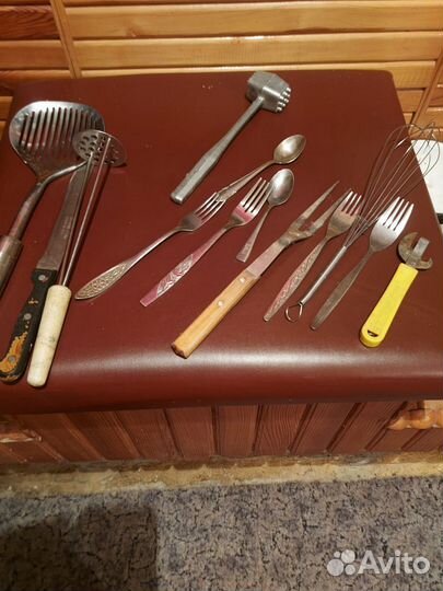 Продам посуду, тарелки, кружки, рюмки, вилки и т.д