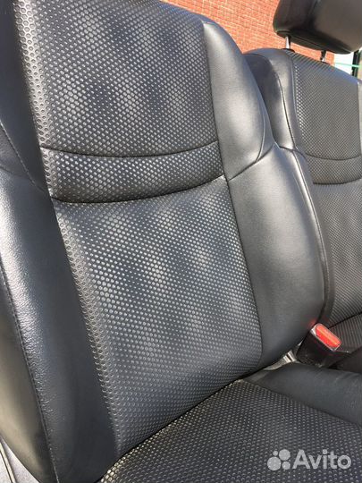 Сидения передние