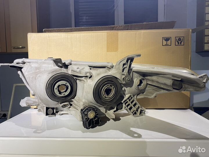 Фары Toyota Highlander 2