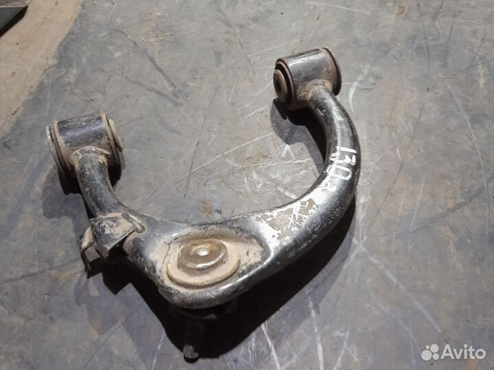 Рычаг правый передний верхний Land Cruiser 100