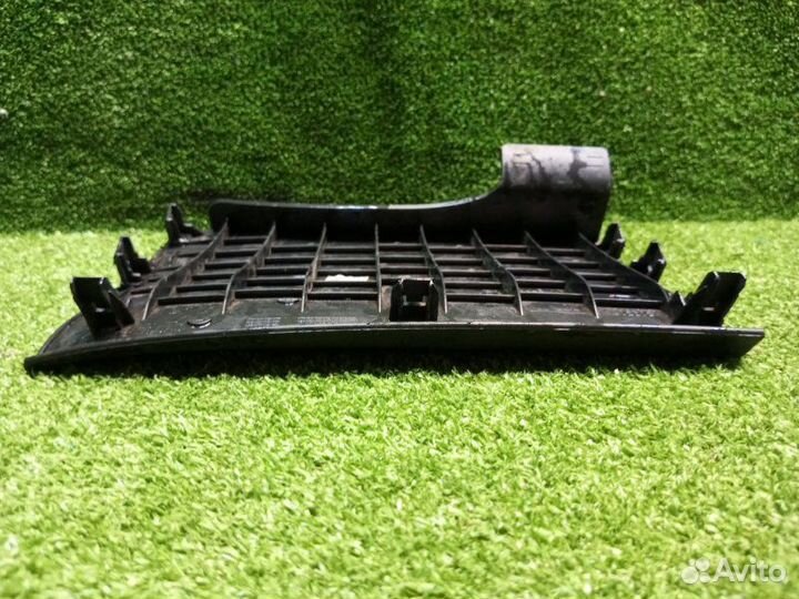 Накладка декоративная передняя левая Peugeot 308