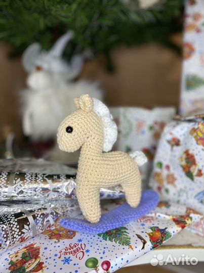 Игрушка Вязанная лошадка, ручная работа