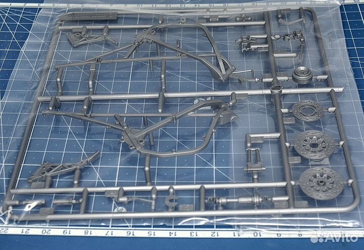 Сборная модель мотоцикла Suzuki RG250Г