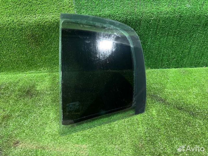 Стекло двери заднее правое Renault Megane седан 1