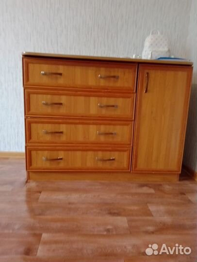 Столы, тумба под вещи