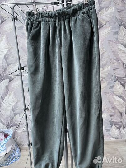 Велюровый спортивный костюм