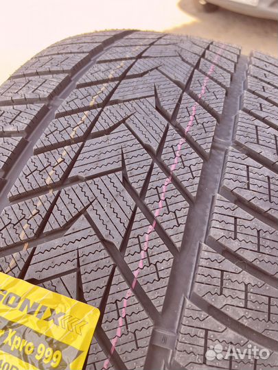 Sonix WinterXPro 999 275/50 R21 147U