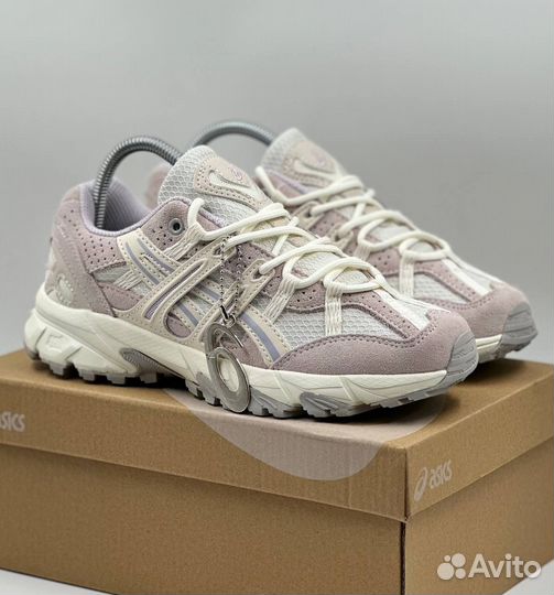 Кроссовки женские Asics 39 размер